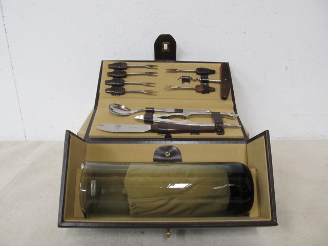 lot 21 image: NICE Vintage German ROSTFREI Travel BarCocktail Set - NOS 