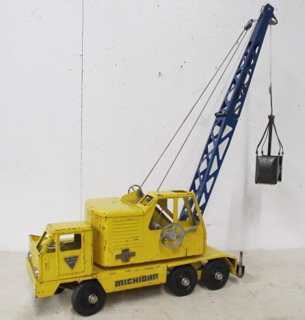 lot 41 image: Old Vintage NYLINT Pressed Steel Michigan Model T-24 Construction Vehicle.