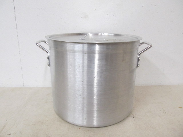lot 50 image: Large Stainless Steel Cooking Pot