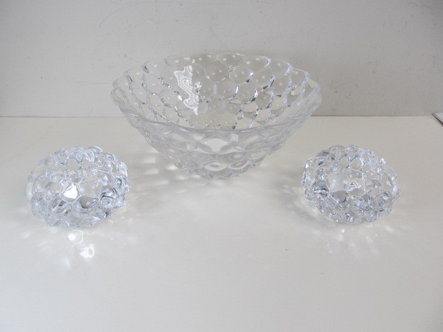 lot 117 image: Signed ORREFORS Bubble Crystal Centerpiece Bowl wCandle Holders