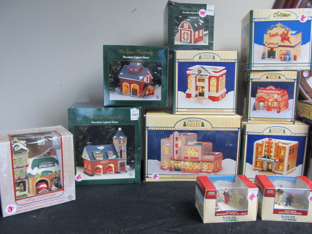 lot 124 image: Mint In Box Ceramic Christmas Village Buildings & Houses