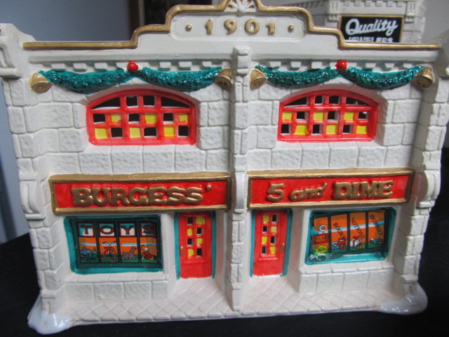 lot 123 image: Ceramic Christmas Village Buildings & Houses