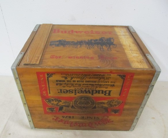 lot 87 image: Vintage BUDWEISER Wooden Beer Crate