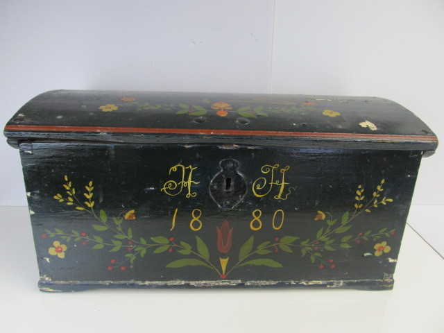 lot 7 image: Original 1880 Painted German Trunk