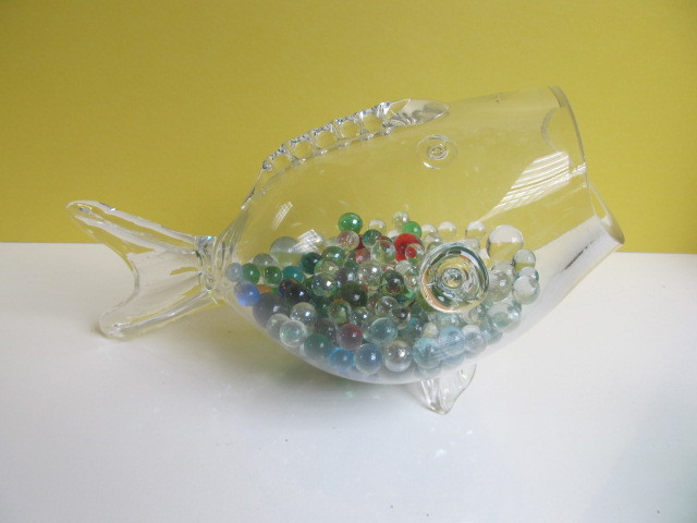 lot 134 image: Large Vintage BLENKO Fish Jar wMarbles