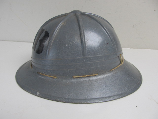 lot 164 image: Old Vintage DAVIS Plastiglas Hedgard Emergency Helmet