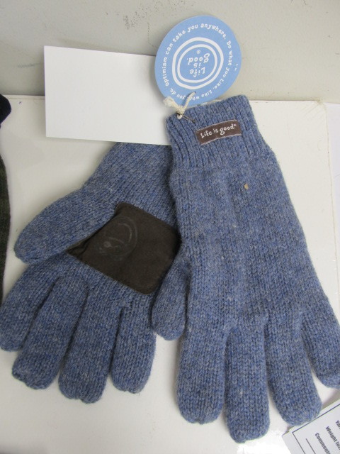 lot 173 image: Group of 9 New Winter Gloves & Fingerless Gloves - 2 infant pair