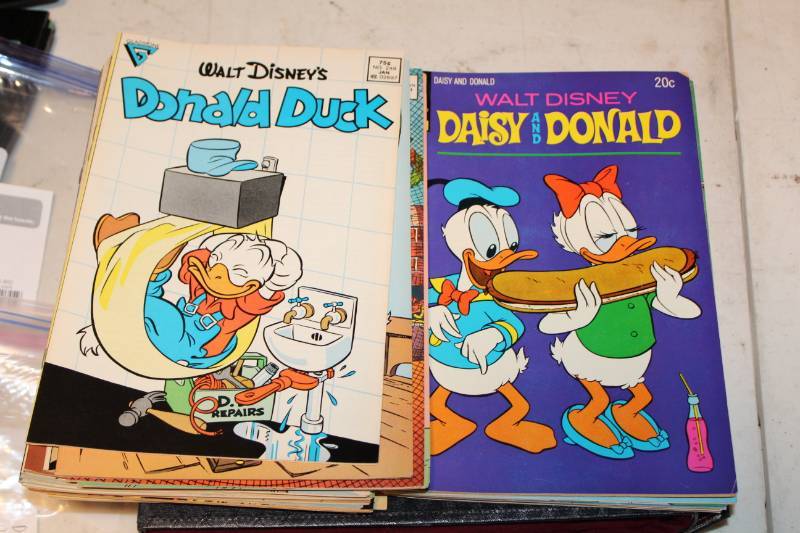 lot 170 image: Gladstone Walt Disneys Donald Duck Adventures (18) and Gold Key Walt Disneys Daisy Duck, Donald Duck, Mickey Mouse Comic Books