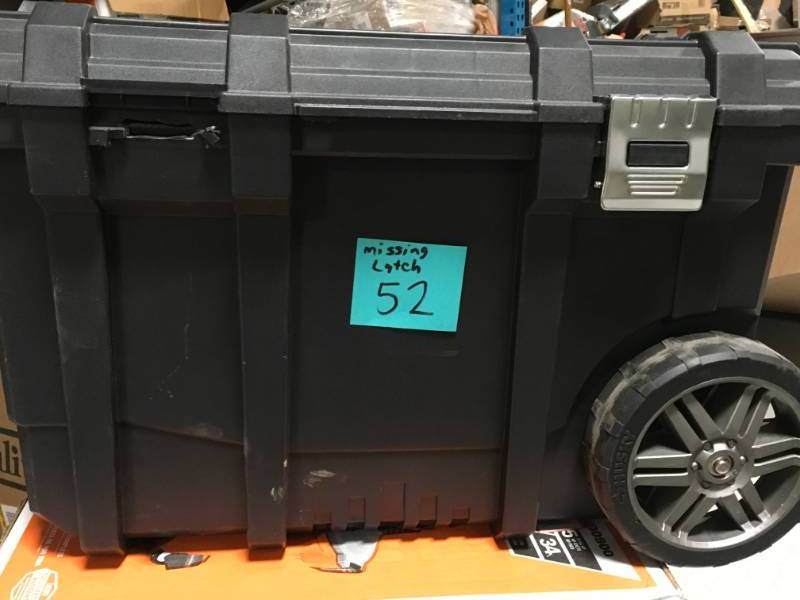 lot 52 image: Husky 26 in. Connect Mobile Tool Box Black MISSING LATCH