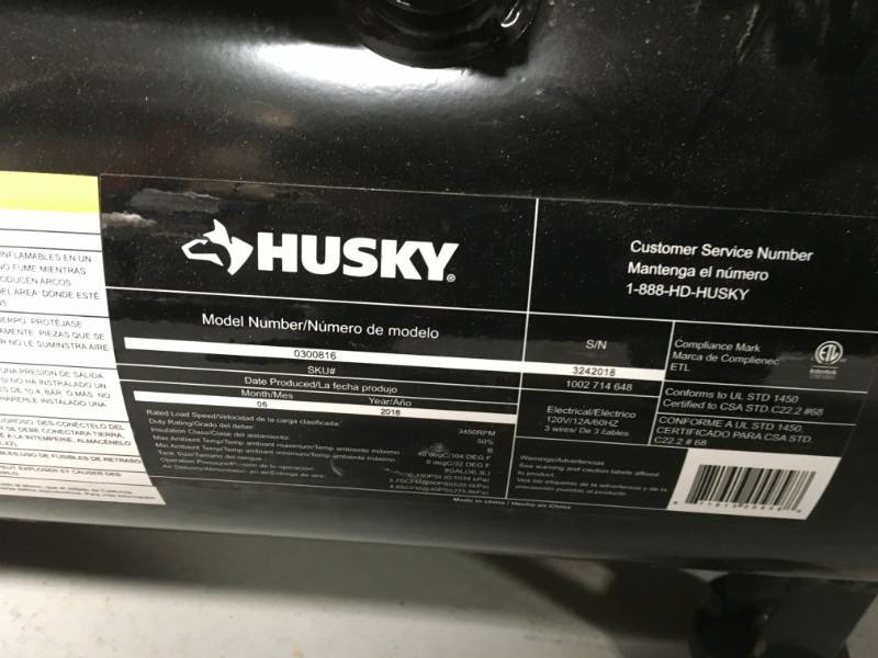 lot 65 image: Husky 8G 150 PSI Hotdog Air Compressor not used
