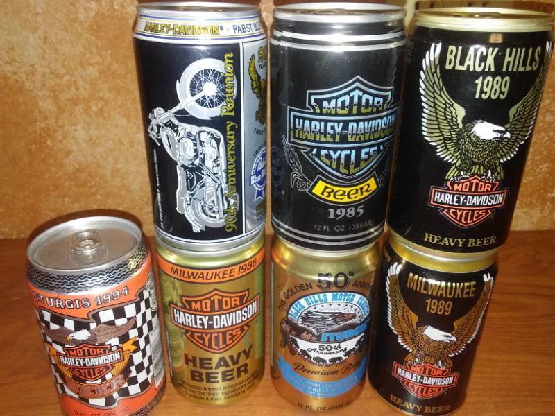 lot 130 image: 7 Harley-Davidson beer cans variety.