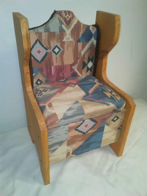 lot 14 image: The prince chair