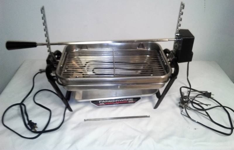 lot 17 image: Farberware indoor rotisserie grill.