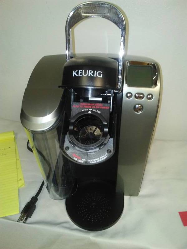 lot 81 image: Keurig coffee maker. New.