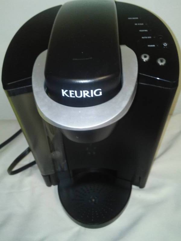 lot 82 image: Keurig coffee maker