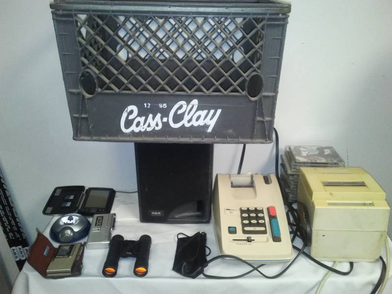 lot 89 image: Miscellaneous Electronics, cass-clay Creamery crate
