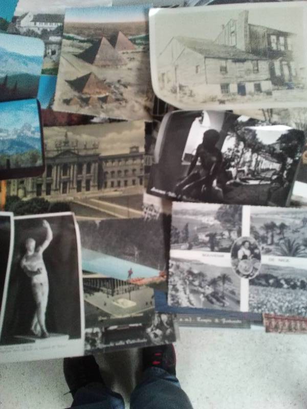lot 129 image: Antique and vintage photographs and postcards.