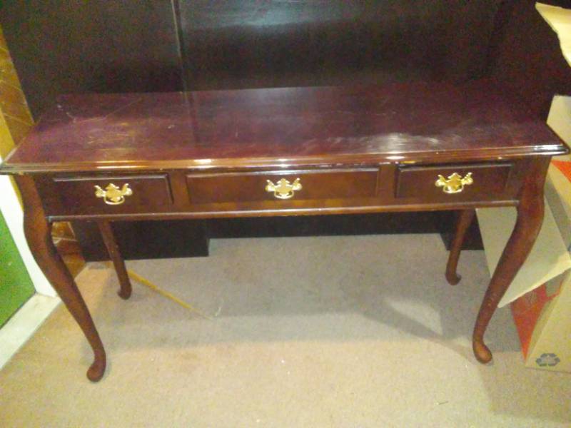 lot 188 image: Sofa table with 3 drawers,