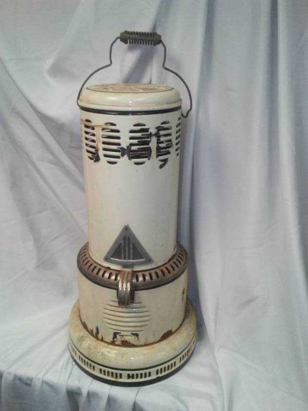 lot 192 image: Vintage Perfection heater body. No internal parts