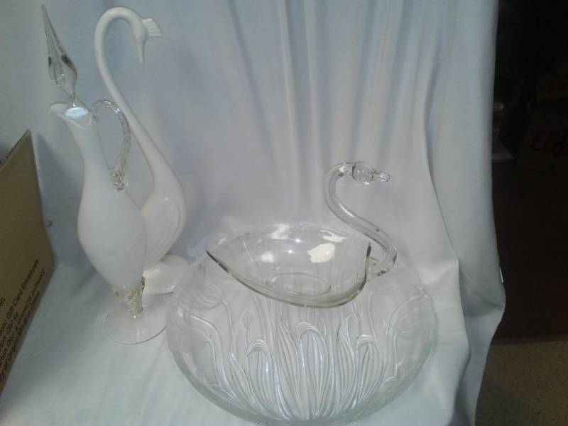 lot 235 image: Block Crystal platter and more.