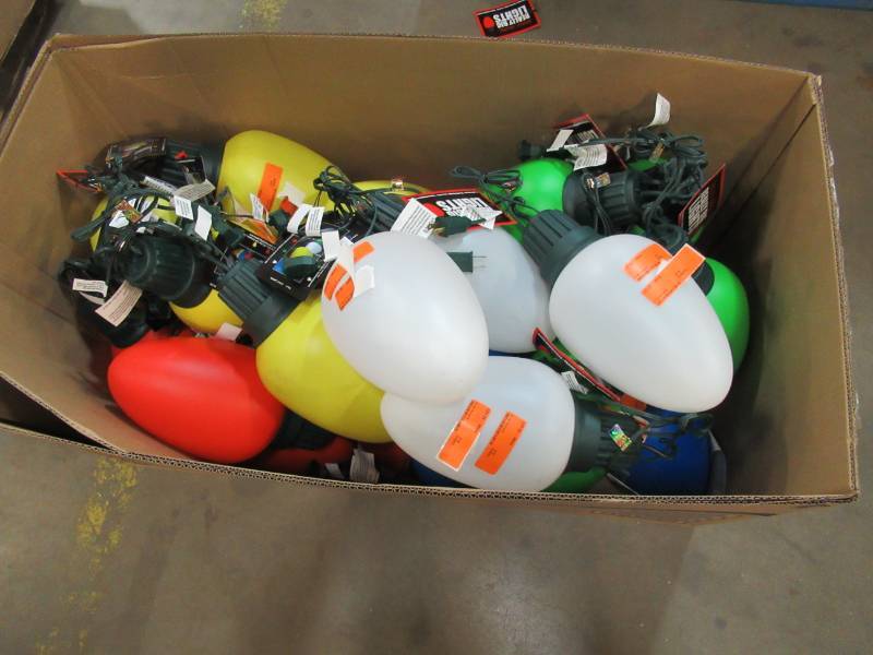 lot 56 image: Case of 27 Really Big Lights