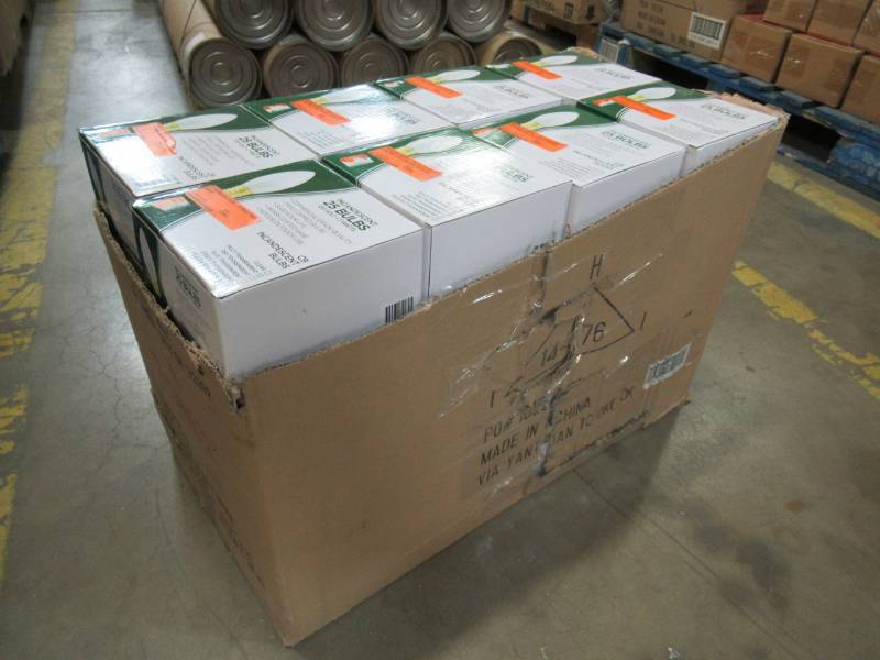 lot 134 image: 40 Boxes of Mixed Vickerman 00020 - C9 Intermediate Screw Base Clear (25 pack) Christmas Light Bulbs