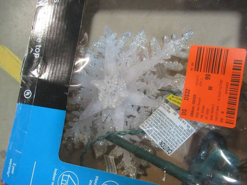 lot 258 image: GE Holiday Classics Silver Jewel Tree Topper, Model 71026HD
