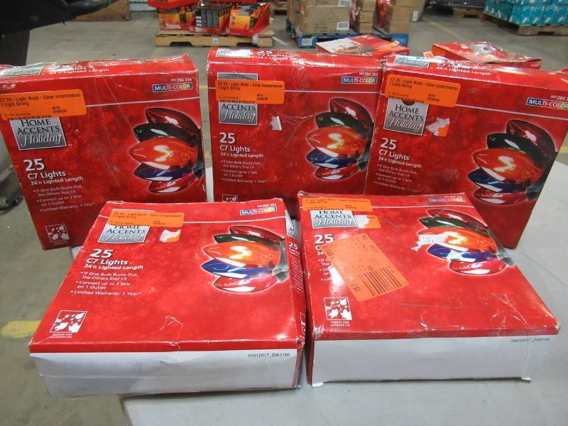 lot 196 image: 5 Boxes of Home Accents Holiday C7 25-Light Multi-Color Incandescent Light String, W11C0054