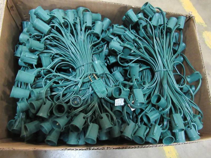 lot 219 image: Five Strands of 100 of Commercial C9 Light Set Cord Green Wire 14.311 - Bulbs not included.