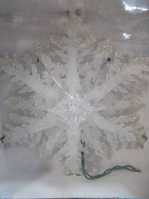 lot 247 image: GE Holiday Classics Silver Glittered Snowflake Tree Topper, 71241HD