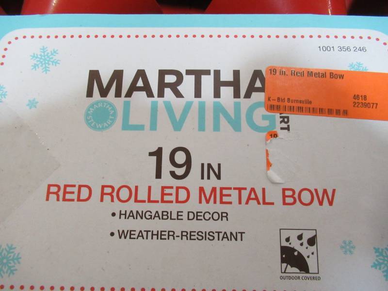 lot 283 image: Martha Stuart Living 19 in. Red Metal Bow, 2204100HD