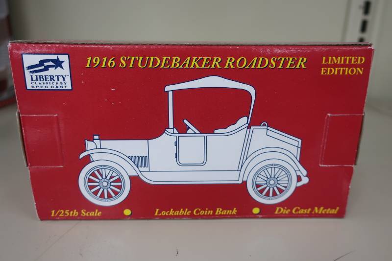 lot 307 image: 1916 Studebaker Roadster Die-cast Bank 125th Scale