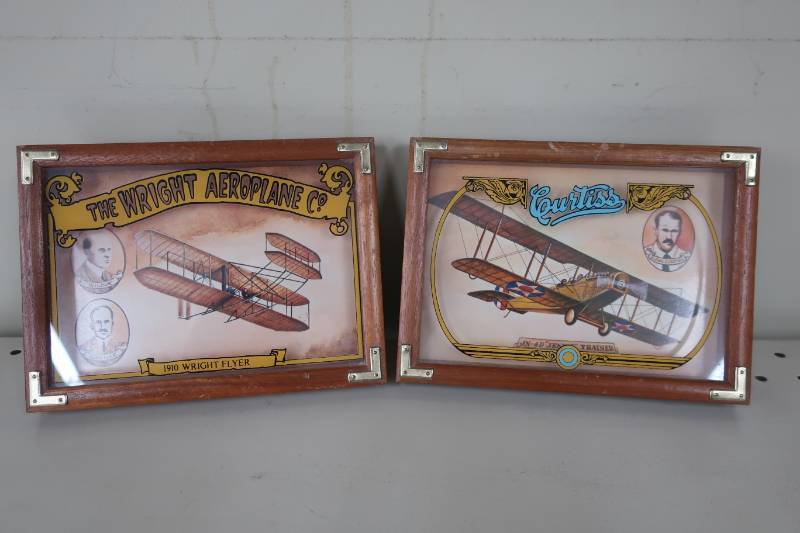 lot 315 image: 2 Wallace Berrie Classic Plane Plaques