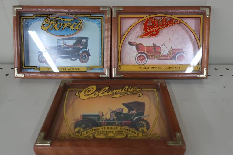 lot 316 image: 3 Wallace Berrie Classic Car Plaques