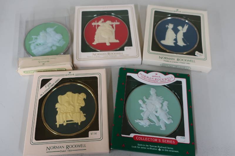 lot 318 image: Lot of 5 Vintage Hallmark Norman Rockwell Cameo Ornaments