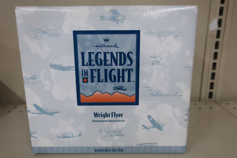 lot 328 image: Hallmark Legends of Flight Die-cast Plane - Wright Flyer
