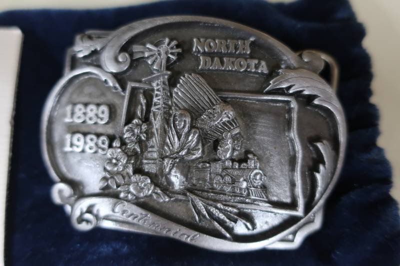 lot 340 image: Collectible North Dakota Centennial Belt Buckle