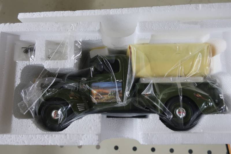 lot 348 image: Ertl Terry Redlin 1947 Dodge Pickup