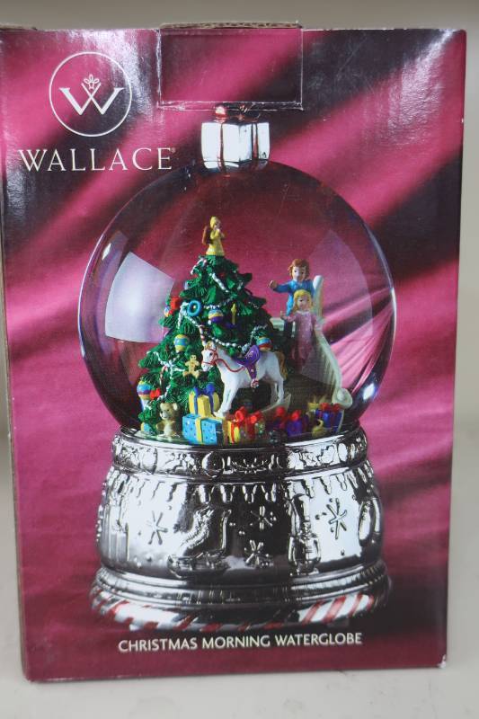 lot 364 image: Wallace Christmas Morning Waterglobe