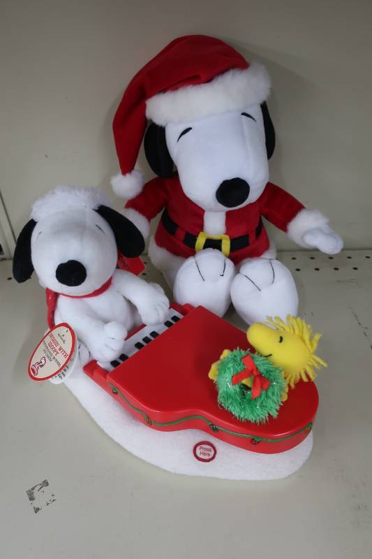 lot 369 image: Two Hallmark Plush Snoopy Characters