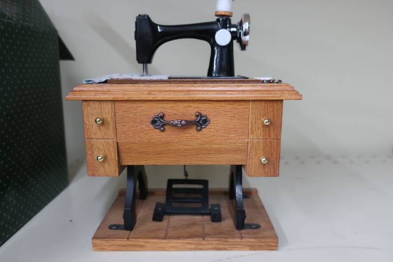 lot 394 image: Sewing Machine Music Box