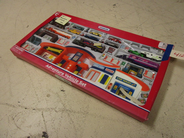 lot 412 image: ADVENTURE VEHICLE SET