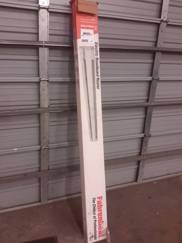 lot 620 image: Fahrenheat Electric Baseboard Heater