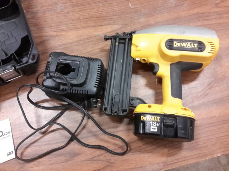 lot 583 image: Dewalt 18v Nailer