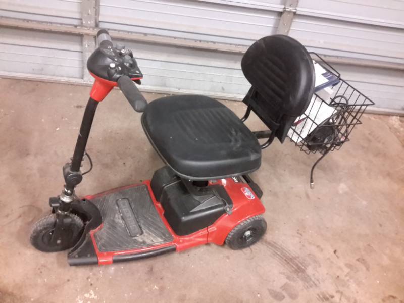 lot 576 image: Go-Go Electric Scooter