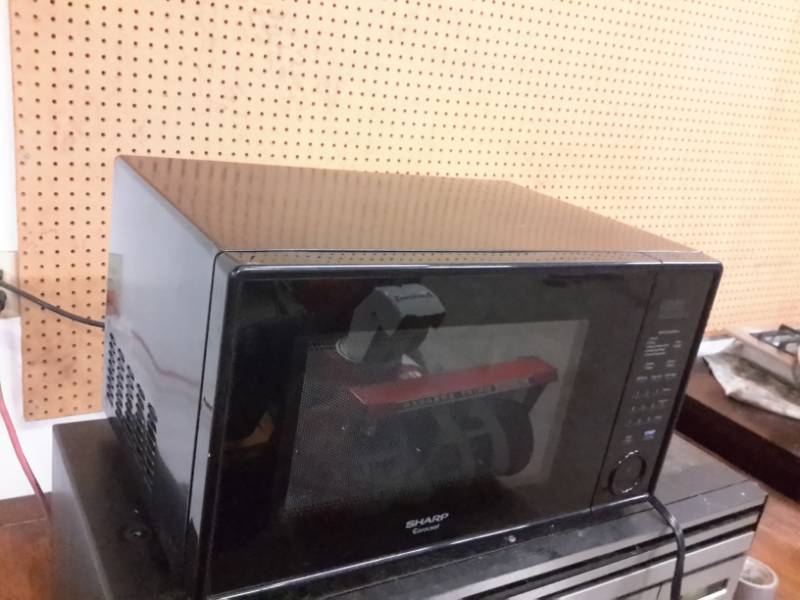 lot 589 image: Sharp Carousel Microwave