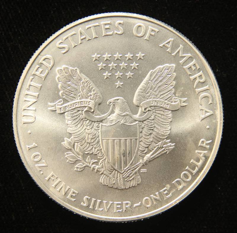 1998 AMERICAN SILVER EAGLE 1 TROY OZ. .999 FINE SILVER DOLLAR