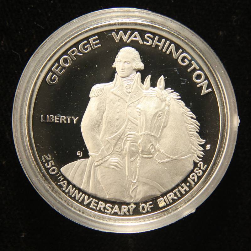 1982 PROOF WASHINGTON COMMEMORATIVE SILVER HALF DOLLAR IN ORIGINAL BOX