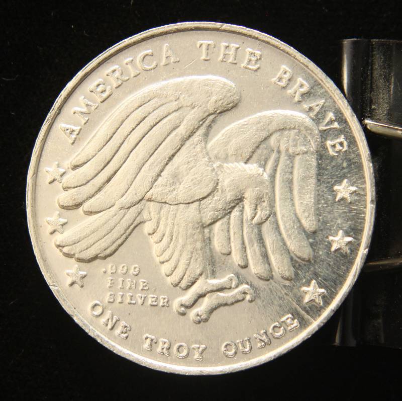 VINTAGE 1 TROY OZ. .999 FINE SILVER LIBERTY AMERICA THE BRAVE ROUND