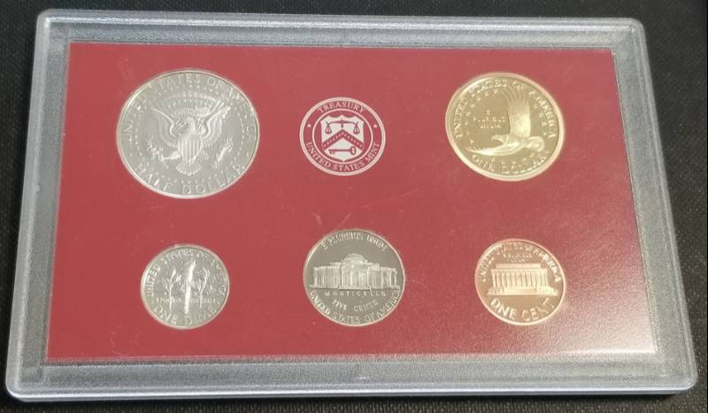 2001-S US SILVER PROOF SET WITH SHARP CAMEO COINS